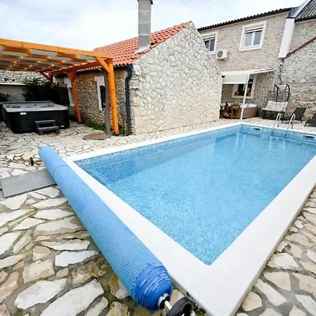 Family Friendly House With A Swimming Pool Ninski Stanovi, Zadar - 17812 * نين